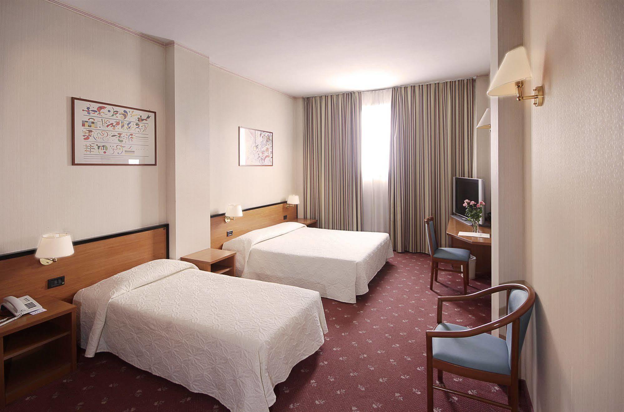 Hotel Executive Meeting & Events 4*